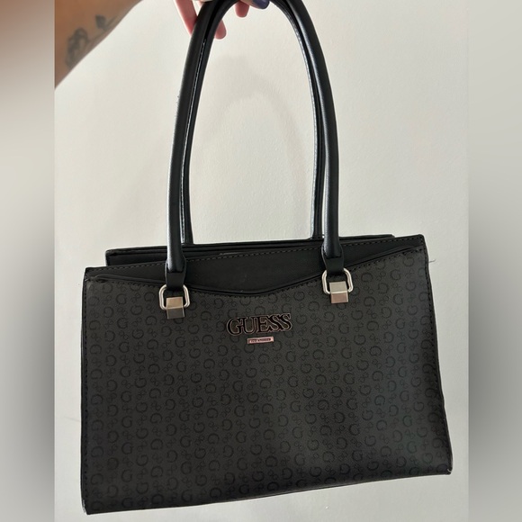 GUESS Black Shoulder Bag - Picture 1 of 3